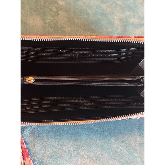 Betsey Johnson Floral Wallet Wristlet Zip Around Pink Roses 8x4" Purse - Picture 4 of 5